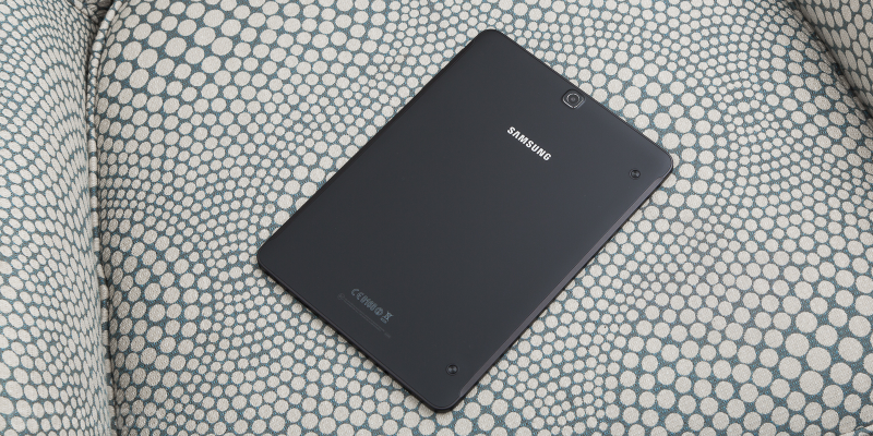 Illustration for article titled Samsung Galaxy Tab S2 Review: Super Light and Super "Meh"